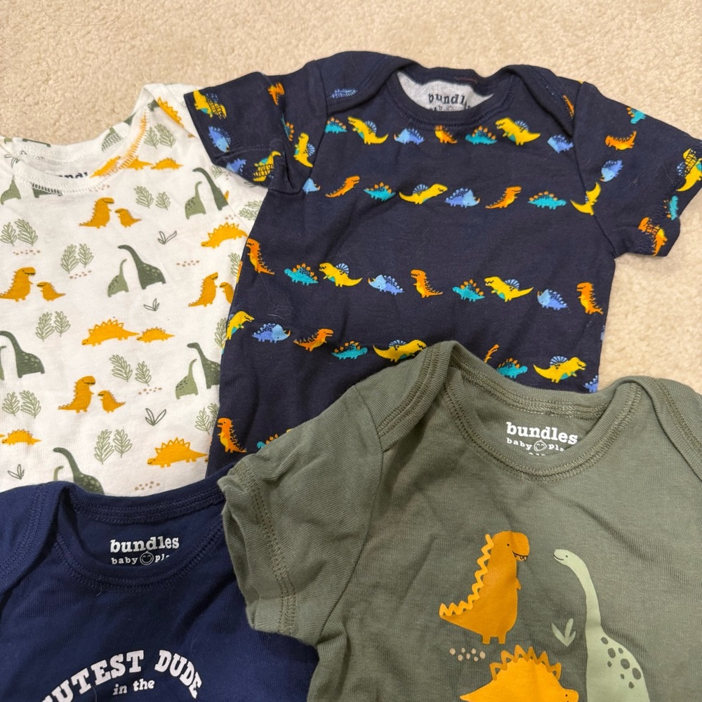 Bundles Baby Place - Bundle of 6 Boys Onesies - 9-12 months - Picture 6 of 6